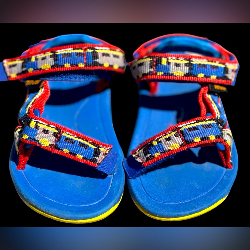 Teva train sandals sz 4